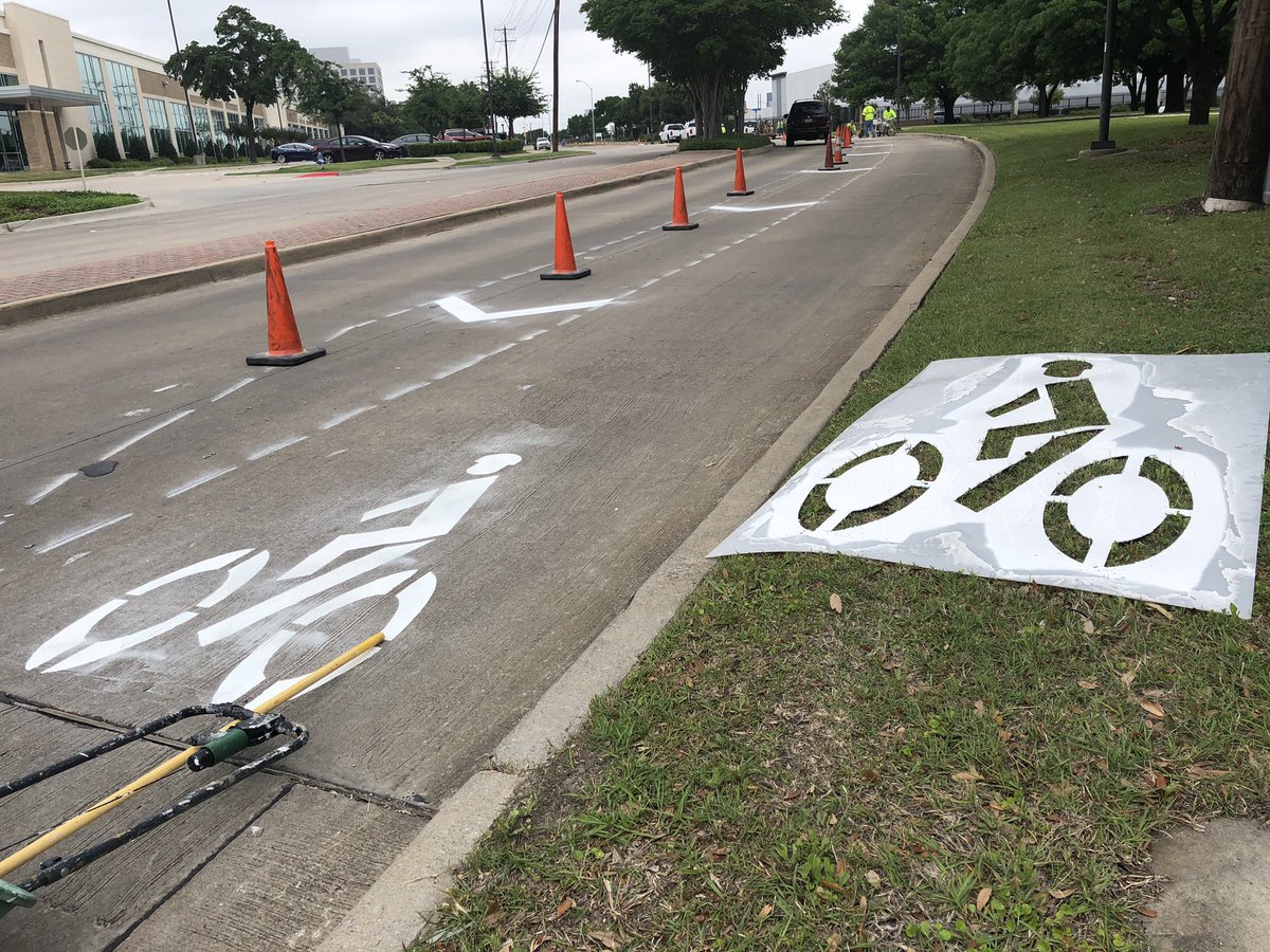 Demonstration Bike Lanes on Greenville Avenue Become Permanent