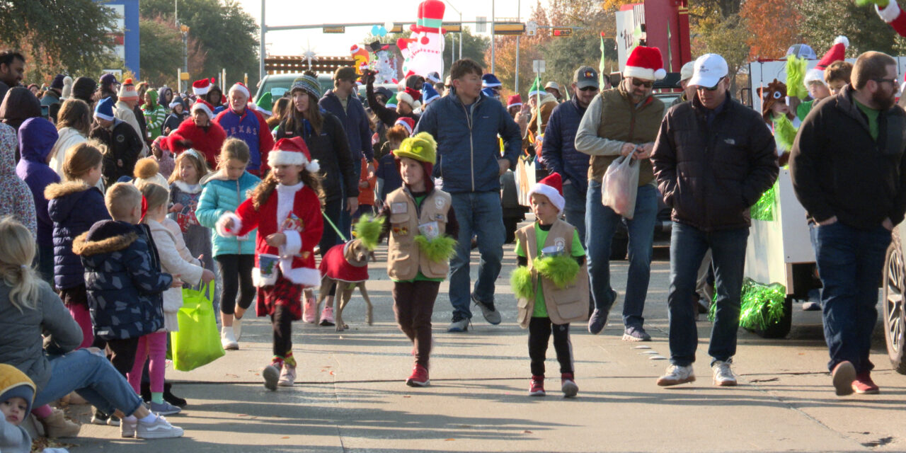 Volunteers Needed for Christmas Parade 