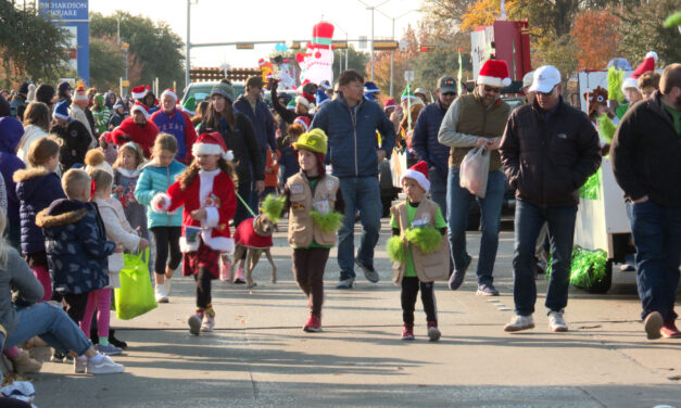 Volunteers Needed for Christmas Parade 