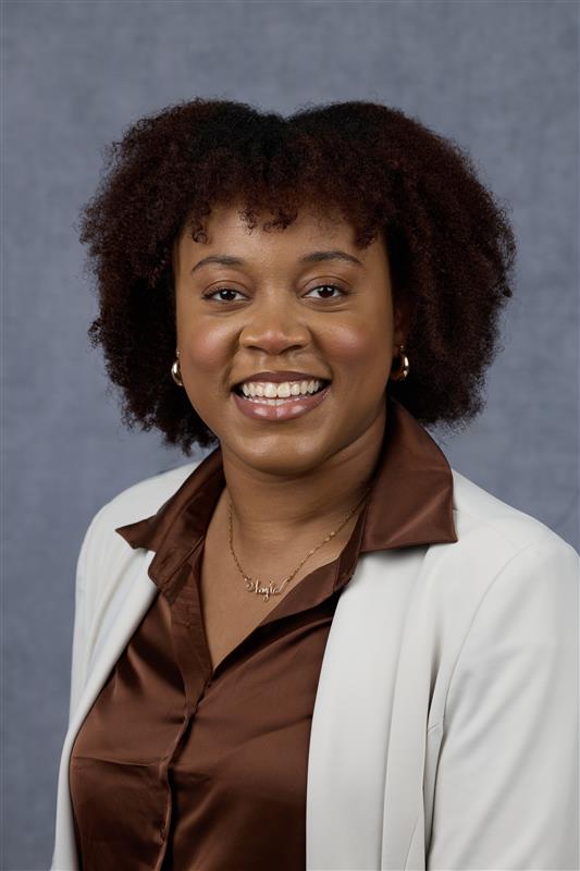 Headshot of Shayla Lee
